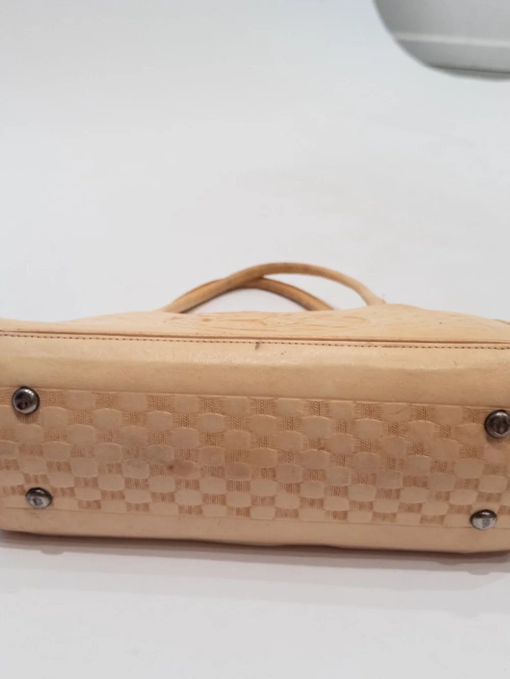 Vintage stamped leather purse cream beige shoulder bag